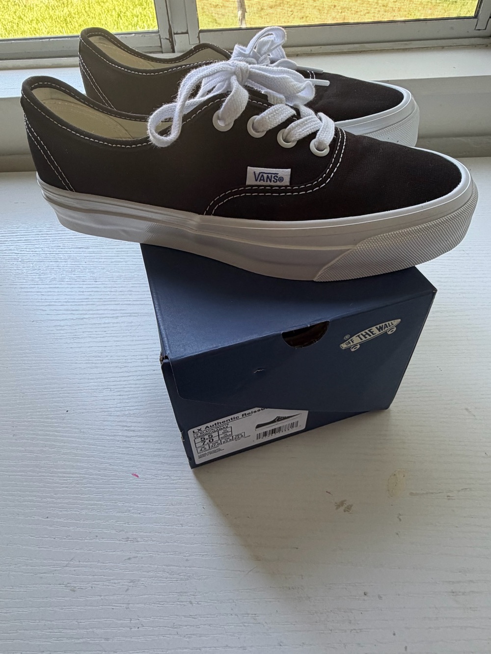 Vans LX Authentic 44 sneakers size 7 women’s 
5.5 men’s